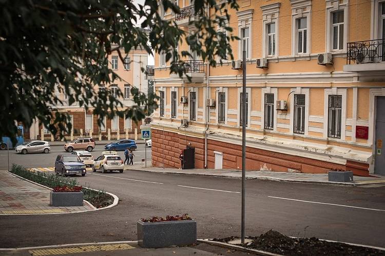 Дорожники Владивостока сняли старый асфальт на улице Алеутская