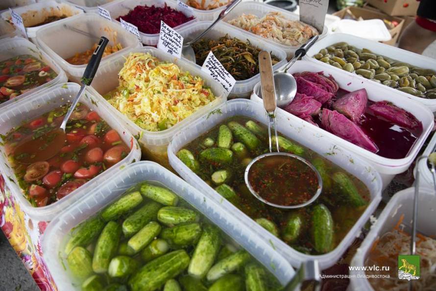 Свежие продукты и домашние сладости ждут жителей Владивостока