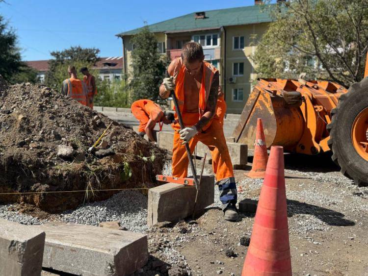 Проезд ремонтируют на улице Зои Космодемьянской во Владивостоке