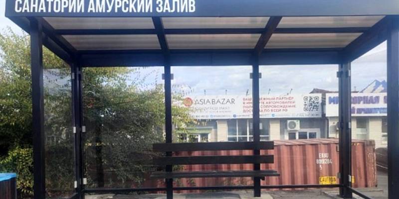 Na-ulitse-Makovskogo-smontirovali-shest-novykh-ostanovochnykh-pavilonov-_1_.jpeg