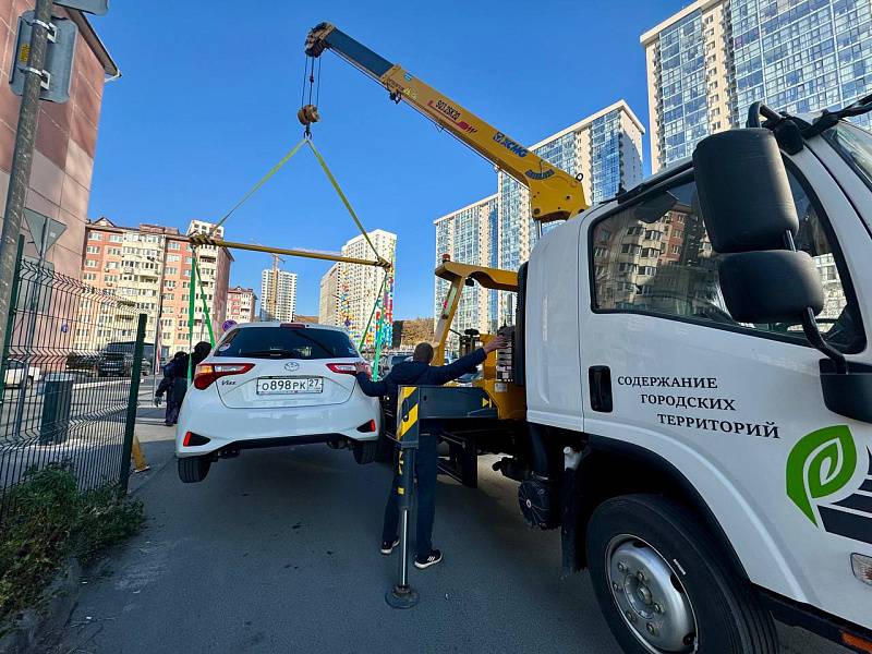 Парковка по-владивостокски: как город борется с нарушителями ПДД