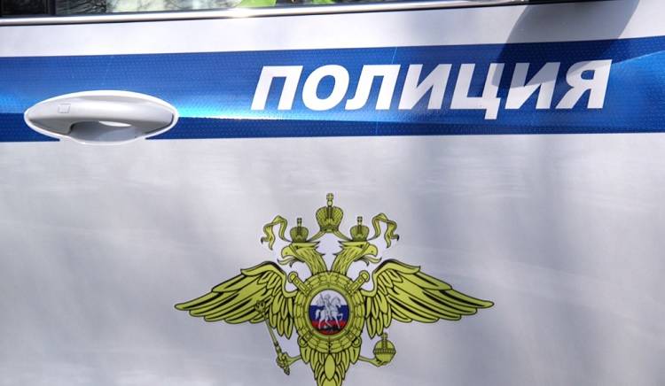 В Артеме местные жители похитили деньги из ящика для пожертвования