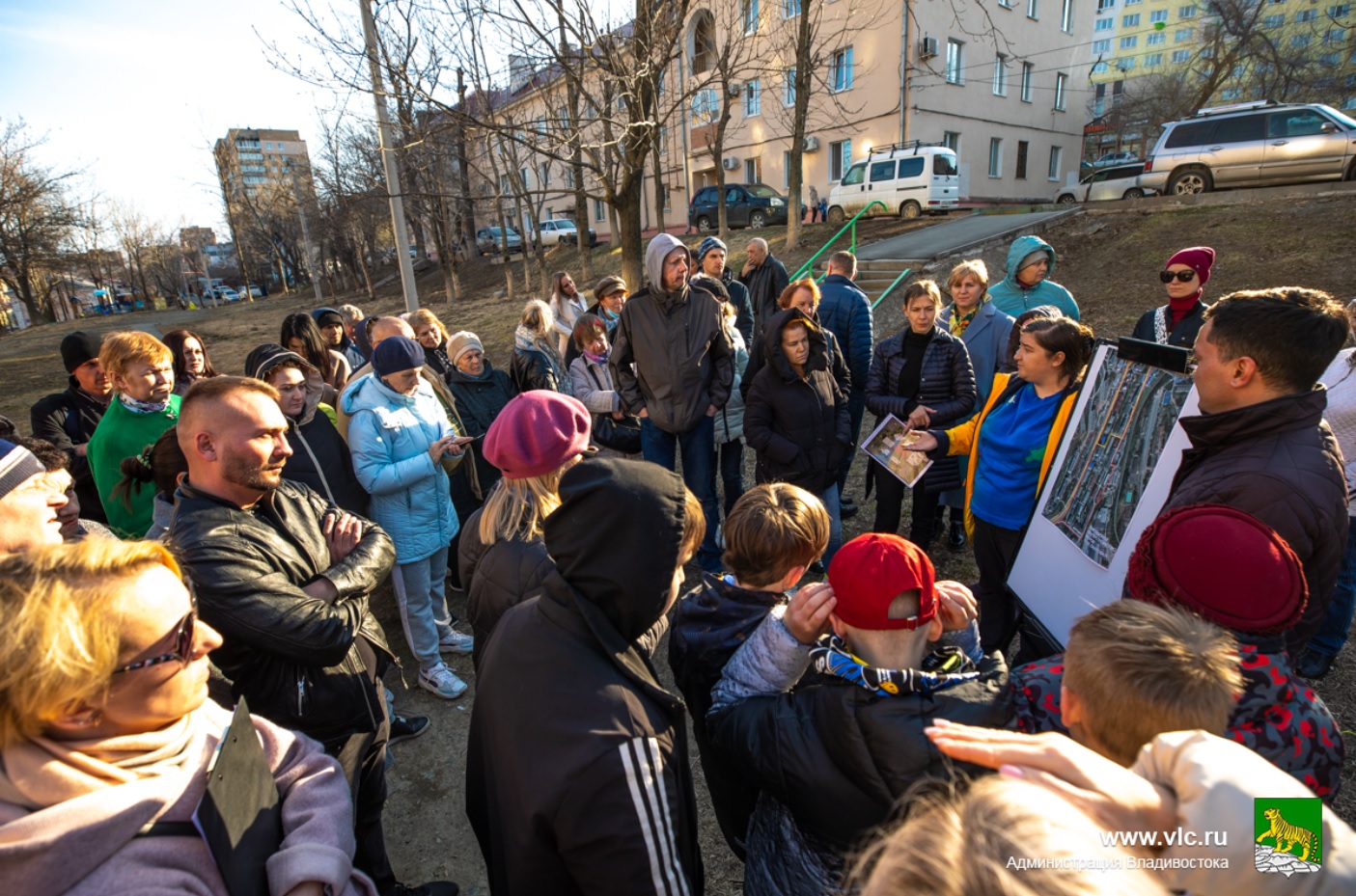 Свежие новости владивостока. Встреча с жителями. Жители Владивостока. Жители улицы. Общественные места.