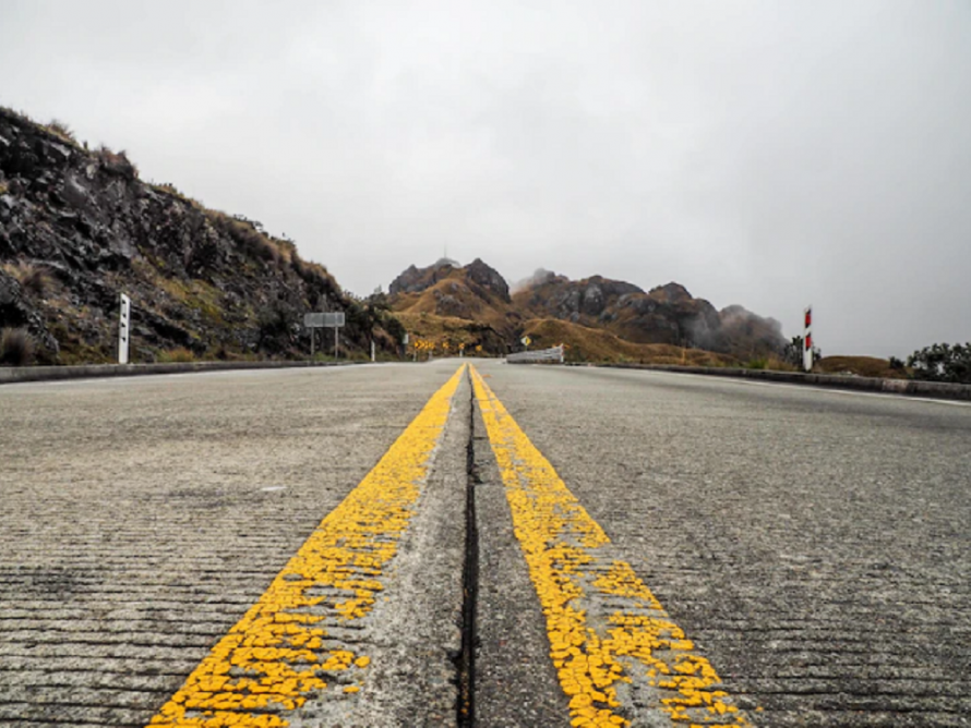 Change road. Колесо на дороге.